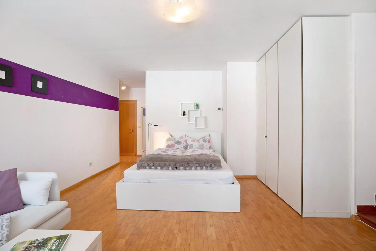 Appartement Wally アッピアーノ・スッラ・ストラーダ・デル・ヴィーノ エクステリア 写真
